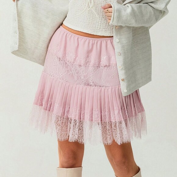 Pink Casual Women's Lace Mini Skirt - Picture 4 of 7